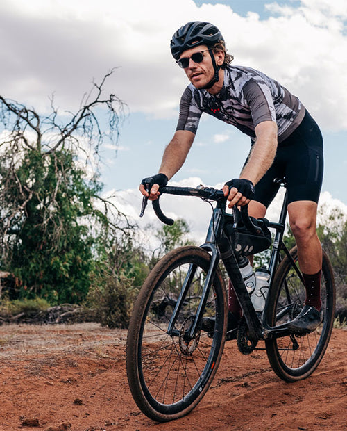 Pedla 車衣Off Grid Gravel Jersey Mono Dye 男款 淺棕染