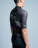 【預購】PedalMafia 車衣 Core Jersey Aston Martin Aramco F1® Team Charcoal 男款 黑