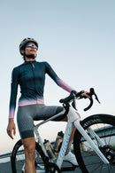 Q36.5 薄長袖車衣Gregarius Hybrid Light Collar Fade Long Sleeve Jersey Nautica Blue 女款 深藍