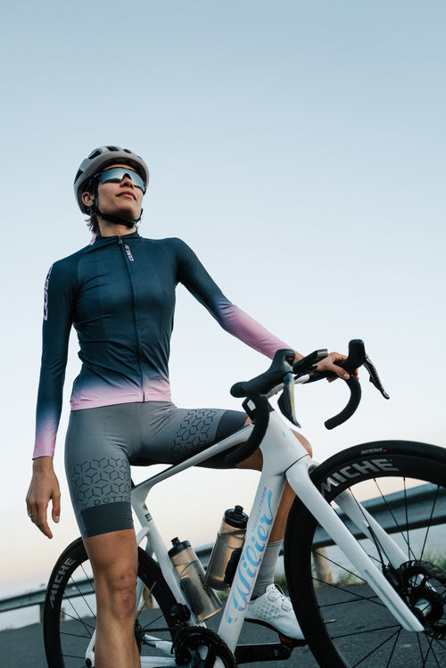 Q36.5 薄長袖車衣Gregarius Hybrid Light Collar Fade Long Sleeve Jersey Nautica Blue 女款 深藍