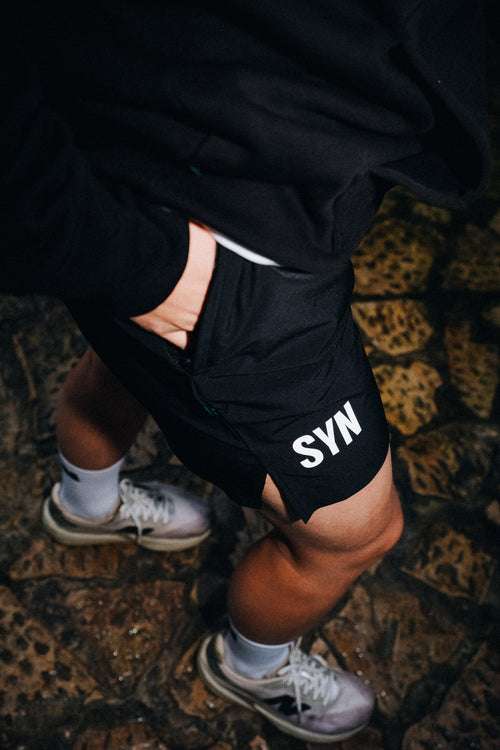 SYN 休閒短褲 Training Lightweight Shorts Black 男女共版 黑