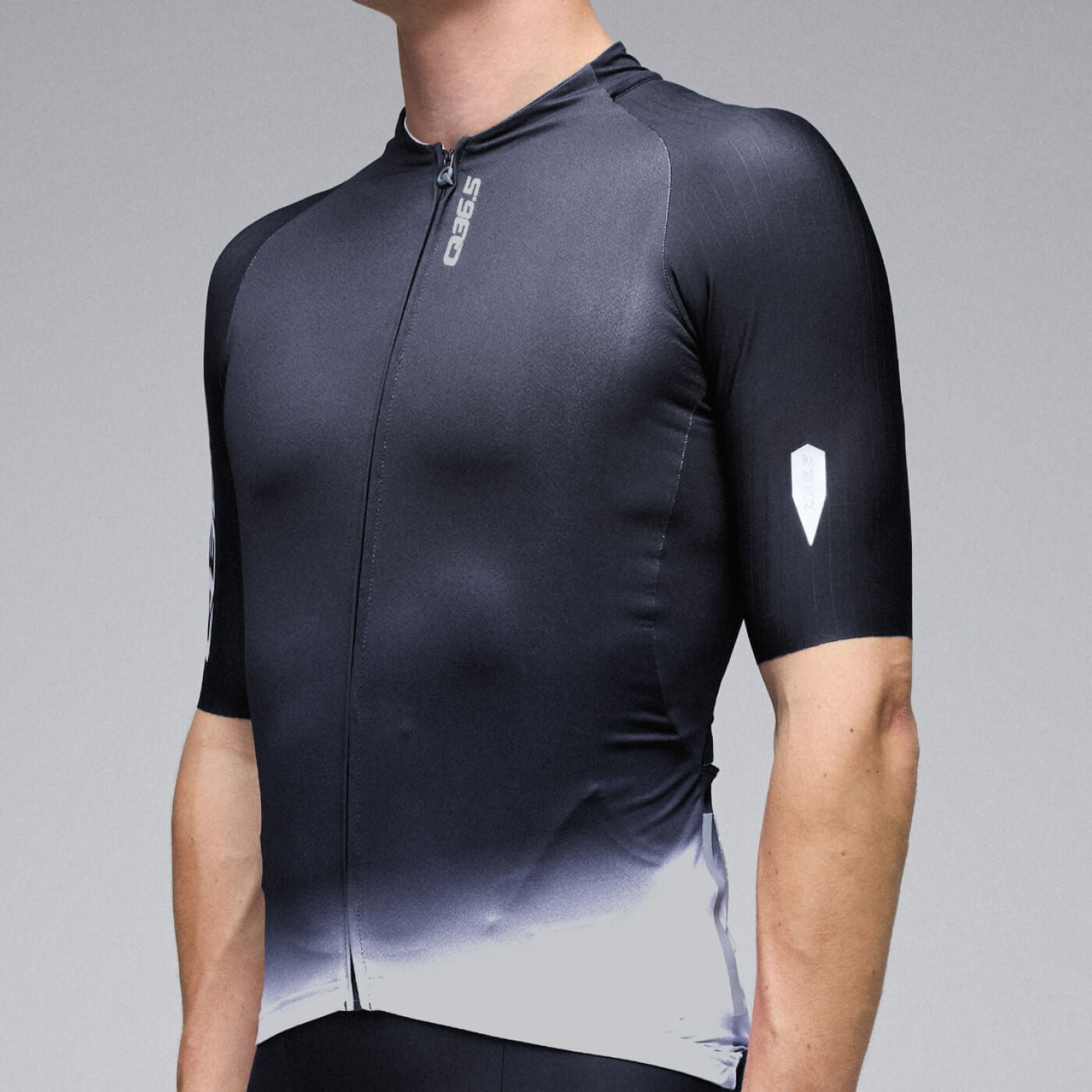Q36.5 車衣 Gregarius Pro Collar Fade Jersey Black 男款 黑