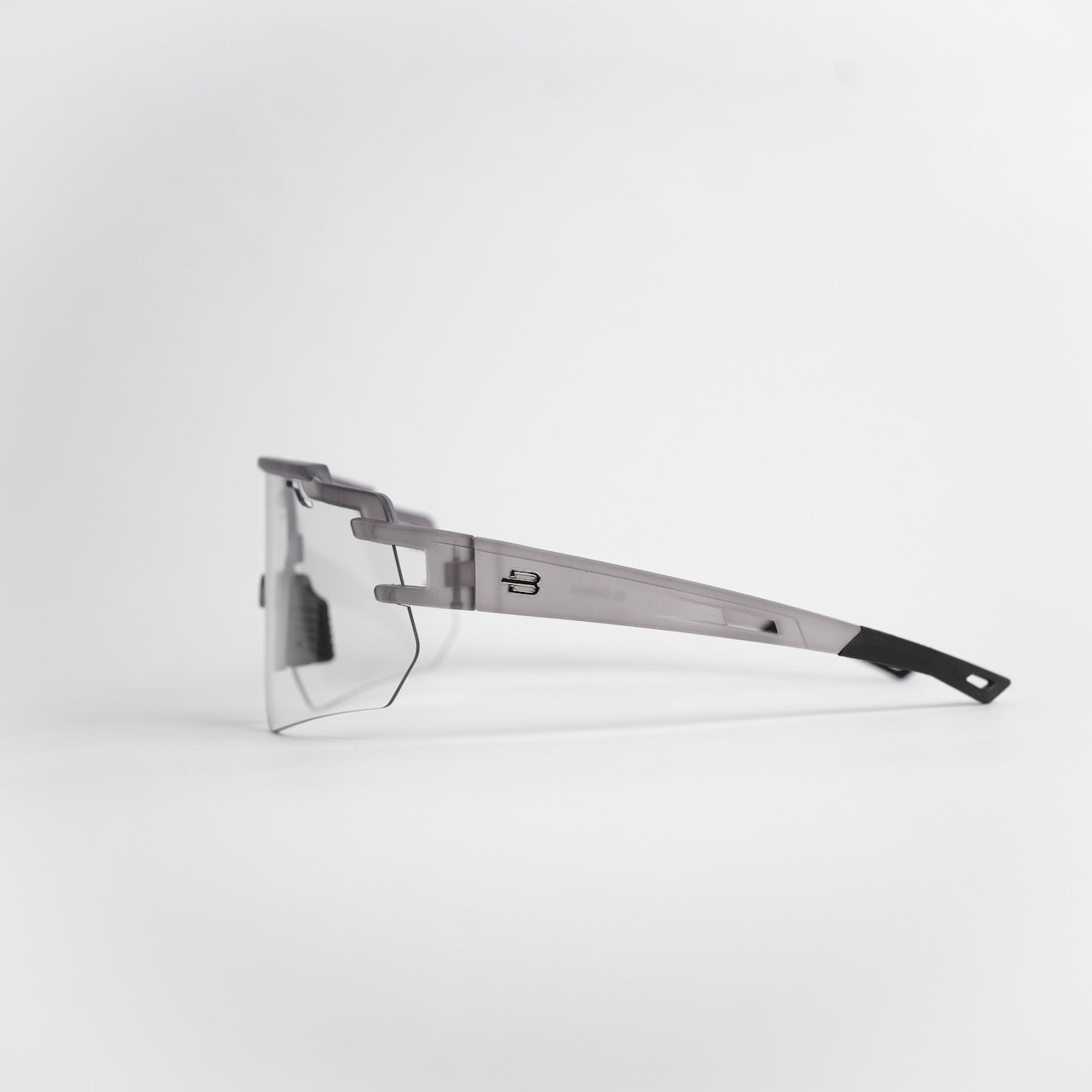 BLOOVS Galibier Crystal Gray Photochromatic 果凍灰框變色片